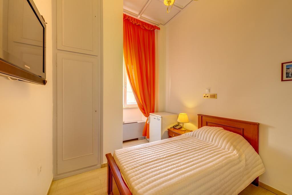 Hotel Halaris Ermoupoli Rum bild